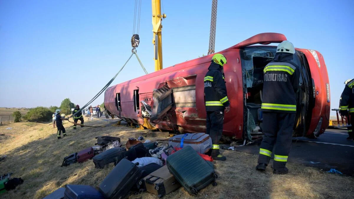 Acidente de Autocarro na Hungria Deixa 12 Mortos e 20 Feridos Graves