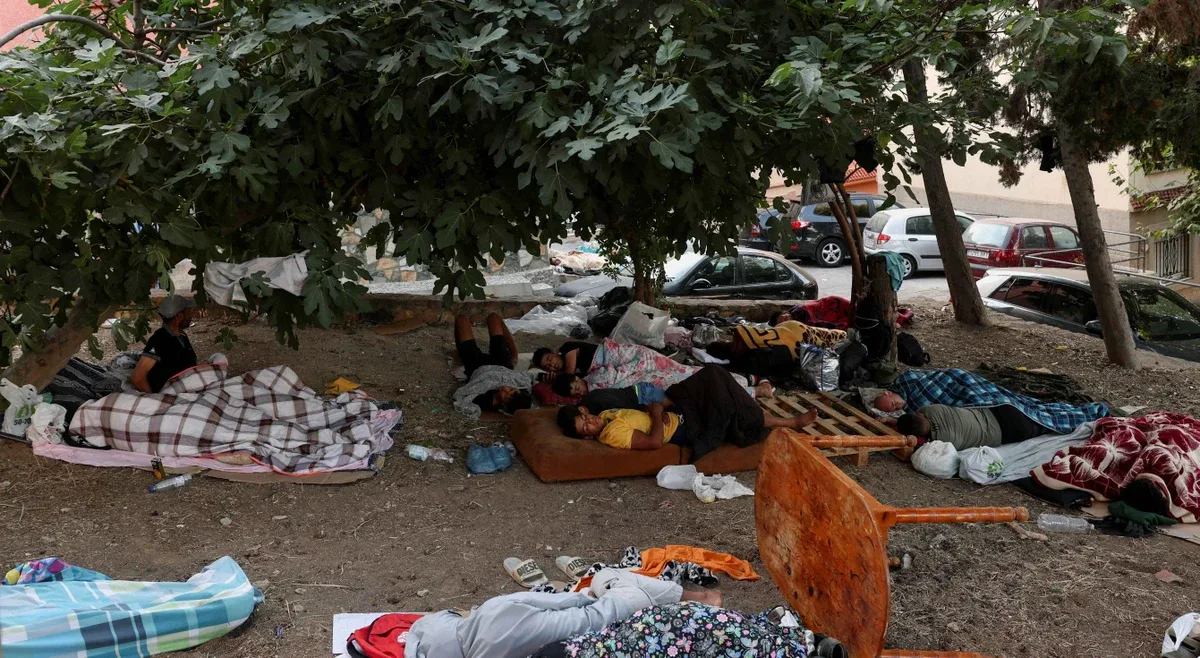 Autoridades Transferem Migrantes Após Vaga de 72 Mil Entradas em Ceuta