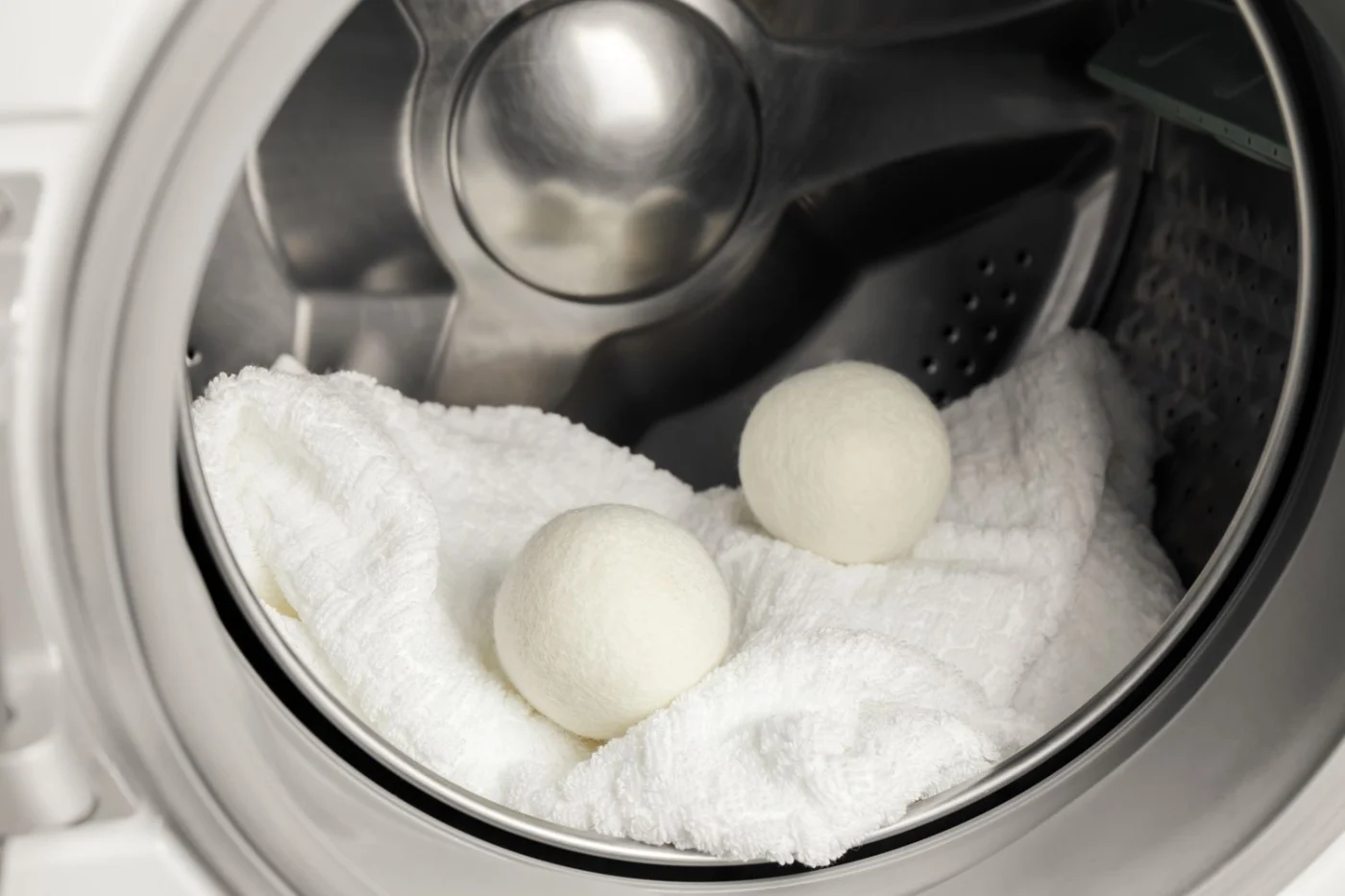 Bolas de secagem: a alternativa sustentável e eficiente às folhas de amaciador
