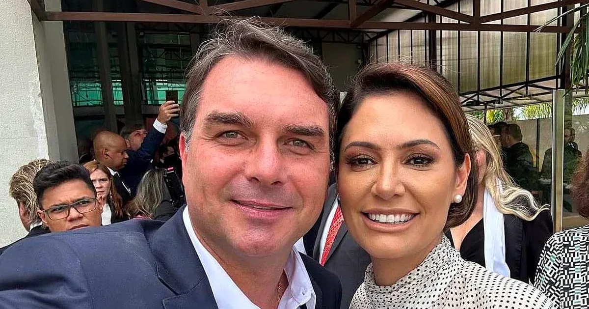 Flávio e Michelle Bolsonaro Selam Paz e Gravam Vídeo de Campanha