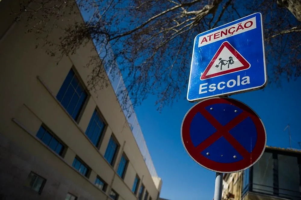 Mais de 20 Mil Professores Colocados a Um Mês do Início das Aulas