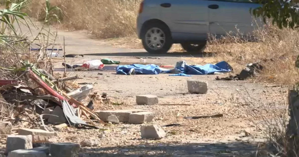 Pai e filha de 14 anos morrem após carro capotar em Sannicandro di Bari