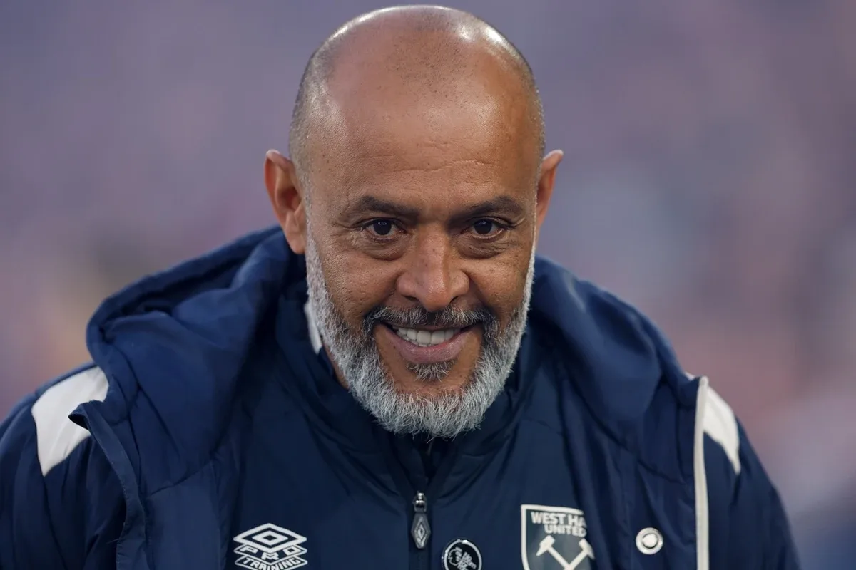 Taça da Liga Inglesa: César Peixoto e Nuno Espírito Santo seguem em frente